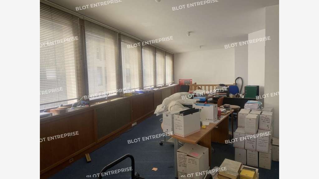 A vendre bureaux 77m² R+1 à Saint-Malo St servan