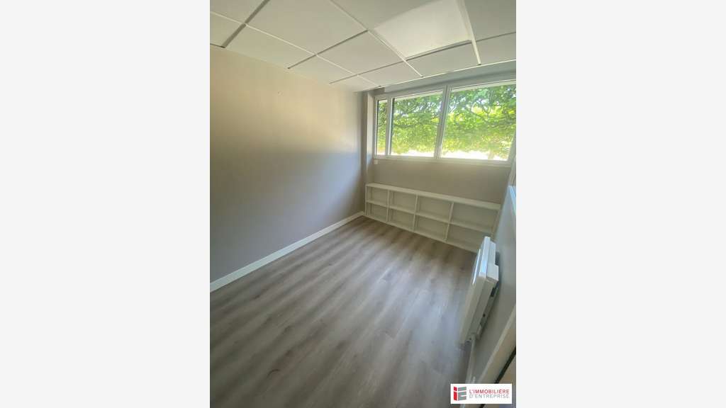 A vendre murs 40m² en RDC surélevé à Saint Malo