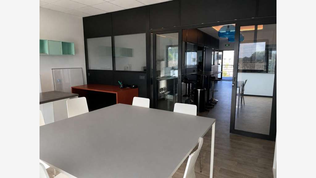 Vente bureaux professionnels moderne à Saint-Malo