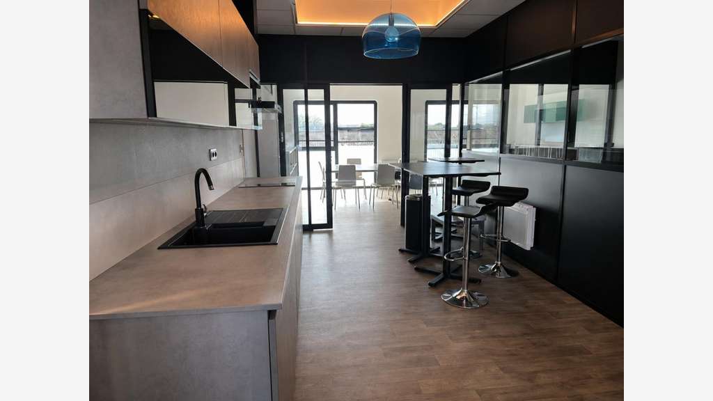 Vente bureaux professionnels moderne à Saint-Malo