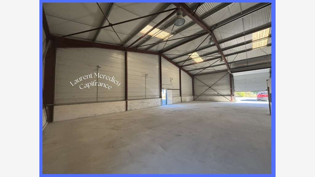 Local d'activités 570m² sur 2500m² à Saint-Mariens