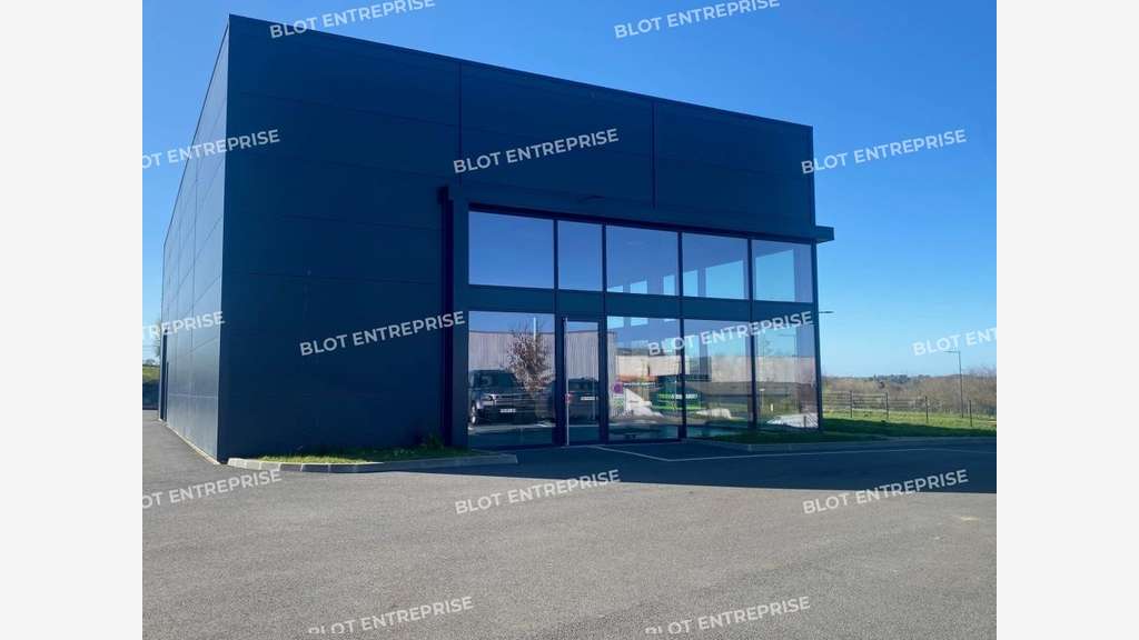 À VENDRE - LOCAL COMMERCIAL / BUREAUX - 300 m² - S