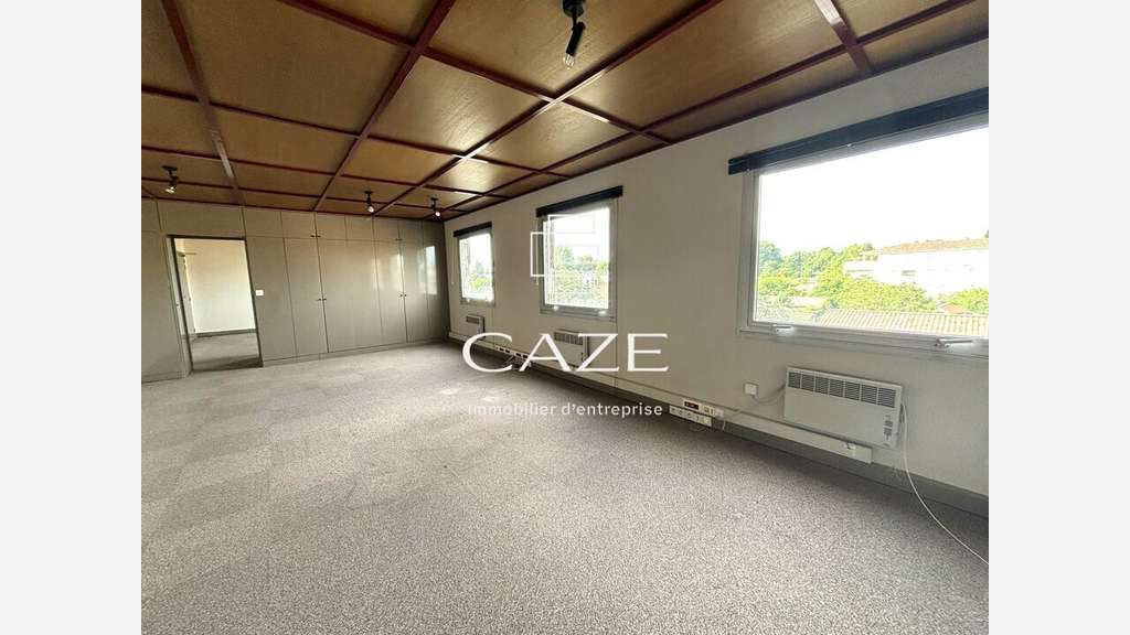 Bureaux de 58m² à vendre à Saint-Médard-en-Jalles