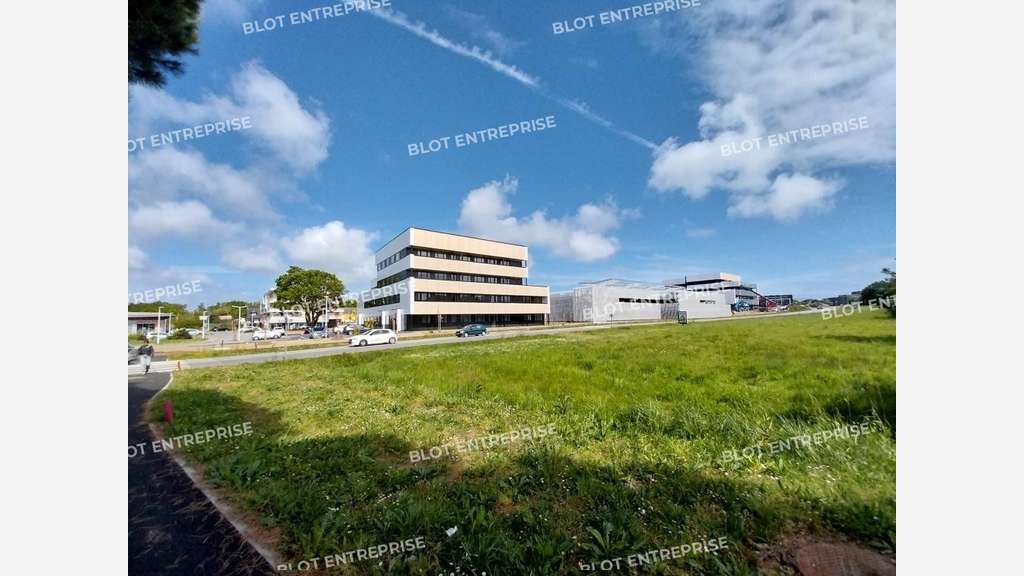 A vendre bureaux 361m² divisible à St Nazaire
