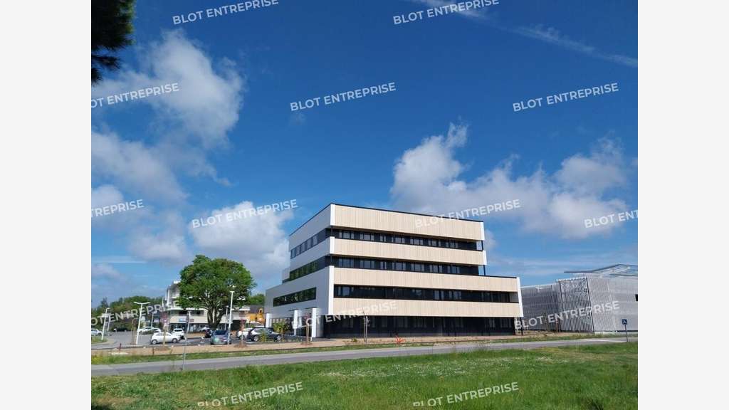 A vendre bureaux 361m² divisible à St Nazaire