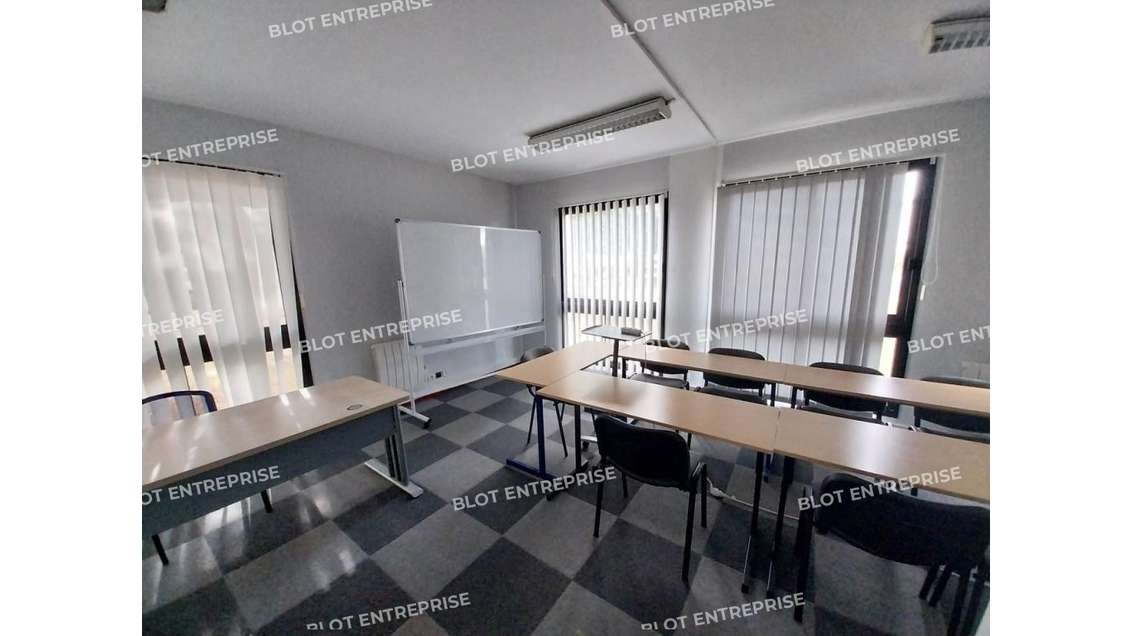 A vendre beau plateau de bureau 140m² à St Nazaire
