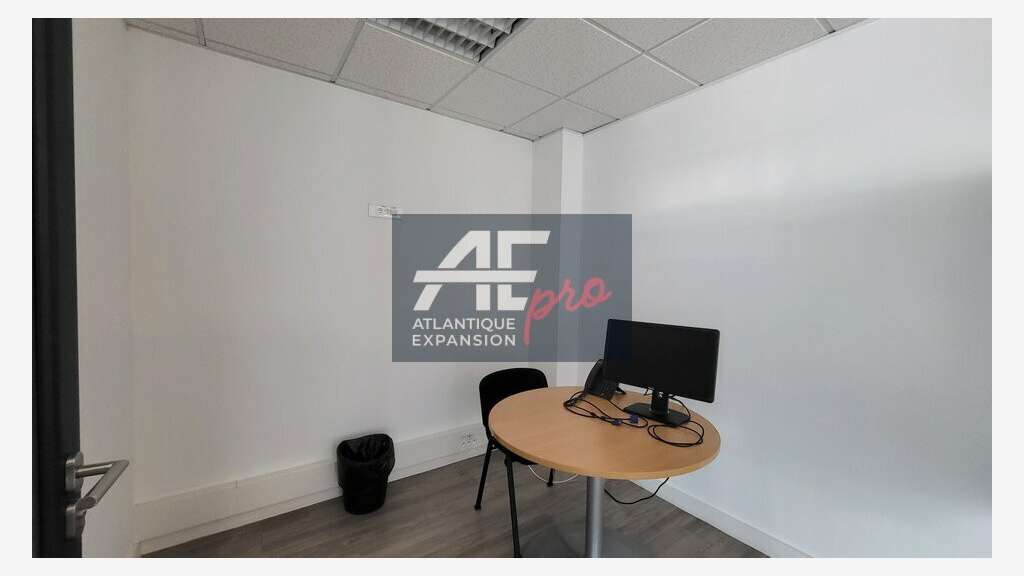 Bureaux rénovés 233m² à vendre à Saint-Nazaire