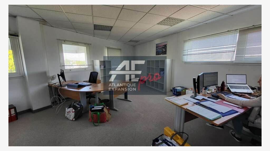 Bureaux rénovés 233m² à vendre à Saint-Nazaire