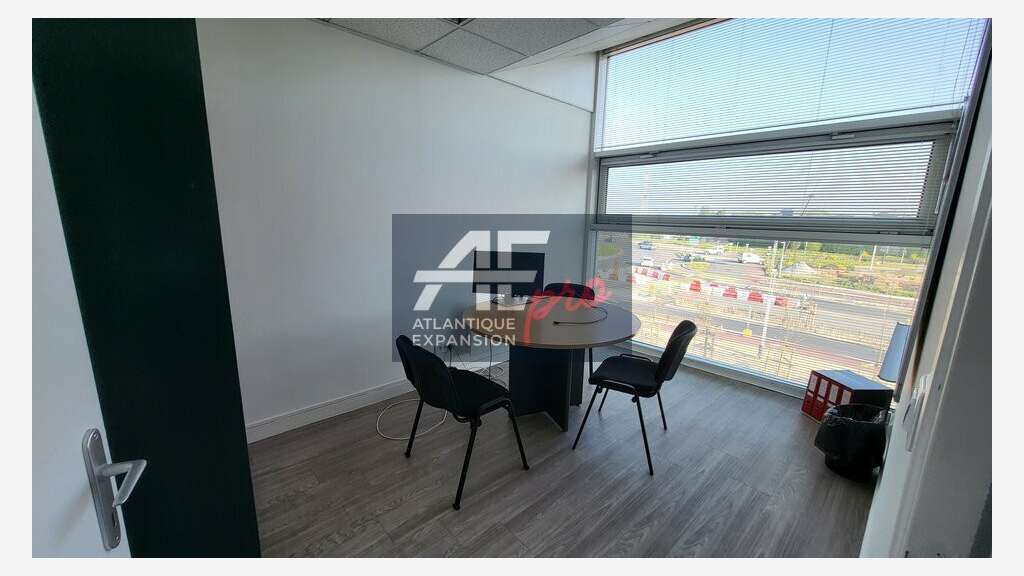 Bureaux rénovés 233m² à vendre à Saint-Nazaire