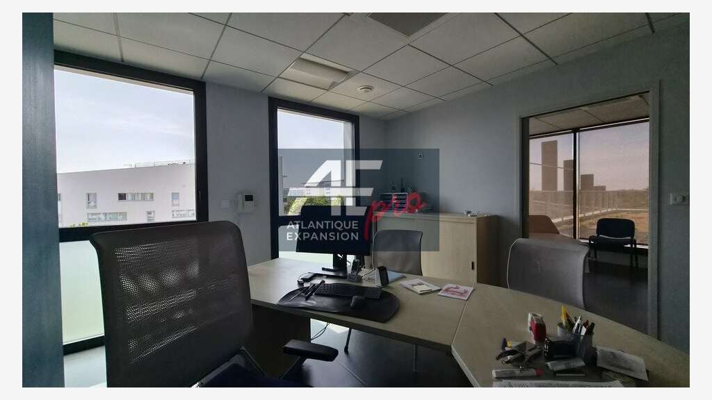 44 - SAINT NAZAIRE - BUREAUX à vendre