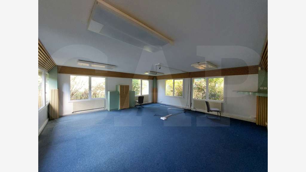 AV bureaux 728,10m² Vannes emplacement stratégique