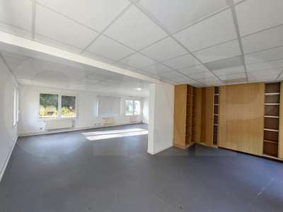 AV bureaux 728,10m² Vannes emplacement stratégique