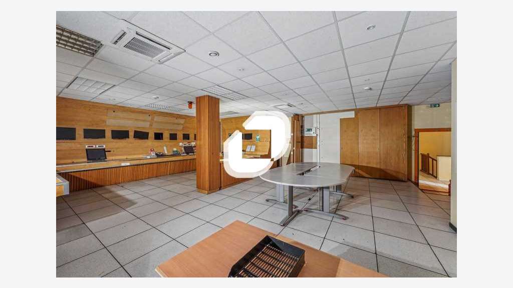 Vente Bureaux 610m² Saint ouen l'aumone