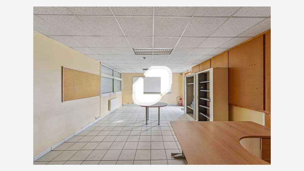 Vente Bureaux 610m² Saint ouen l'aumone
