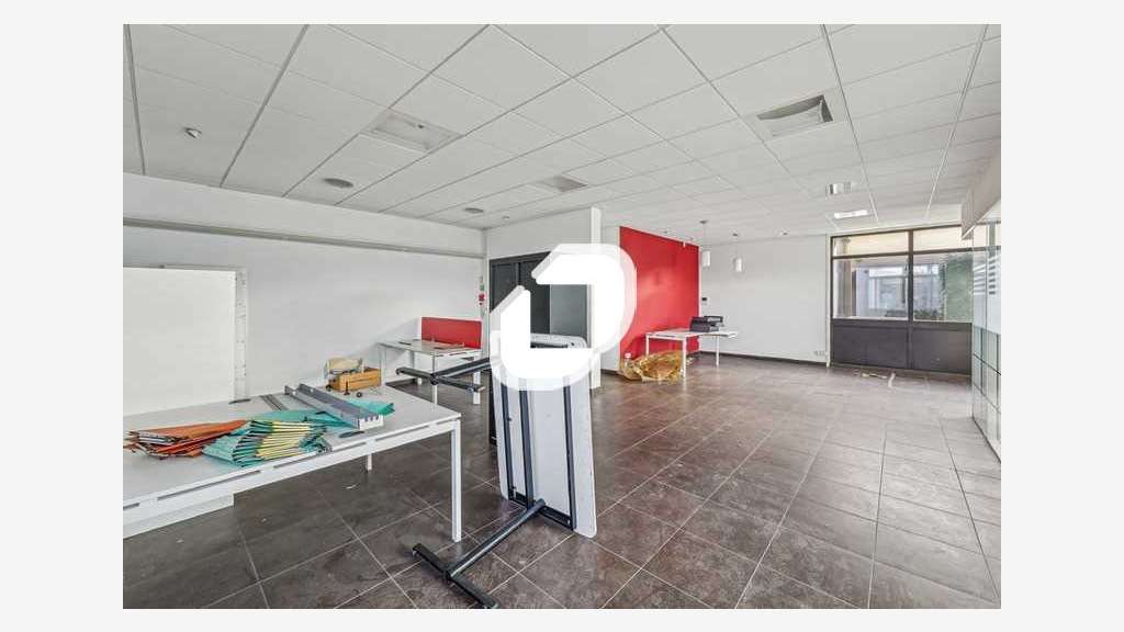 Vente Bureaux 610m² Saint ouen l'aumone