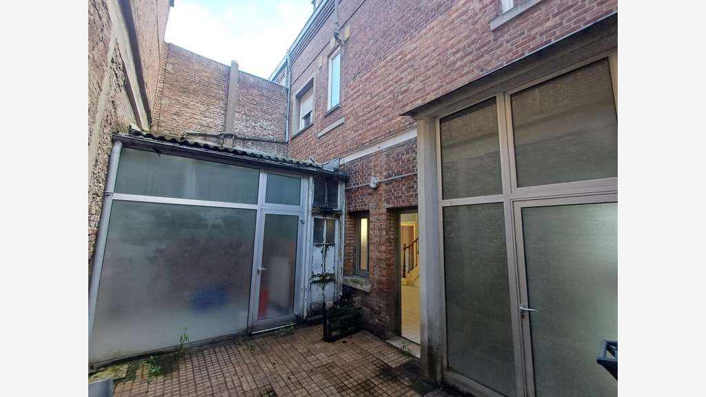 Ancien local médical 215m² à Saint-Quentin centre