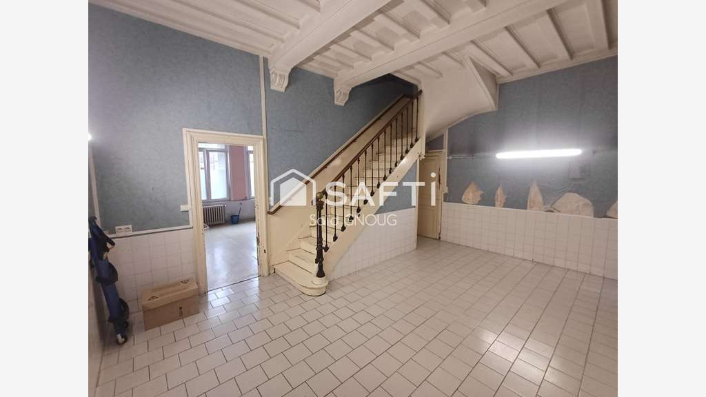 Ancien local médical 215m² à Saint-Quentin centre
