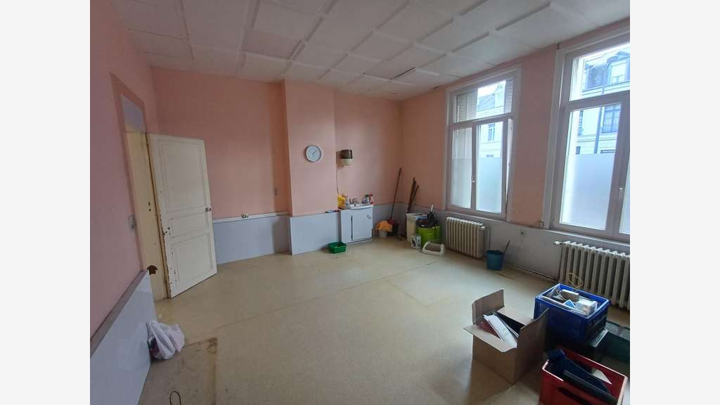Ancien local médical 215m² à Saint-Quentin centre
