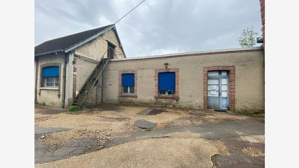 Bureaux loués de 217m² à vendre St Rémy sur Avre