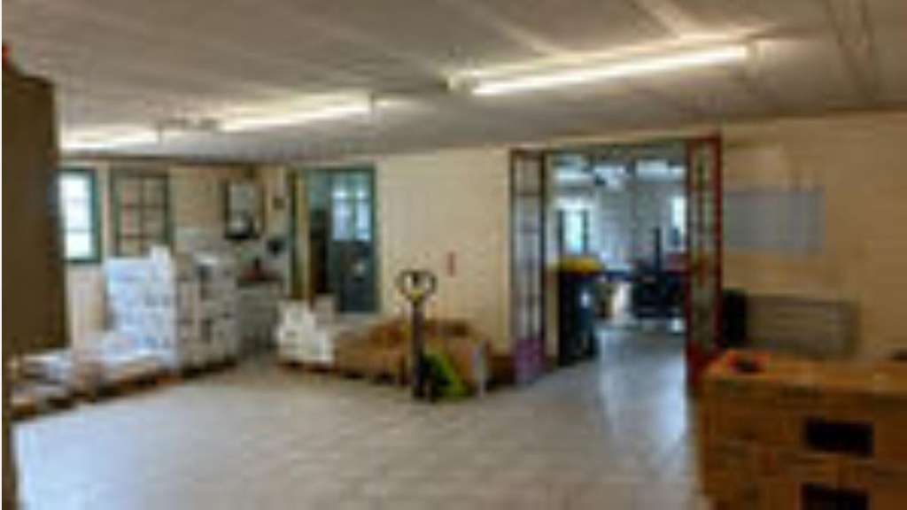 Murs à vendre 1000m² à Saint Romain La Virvée
