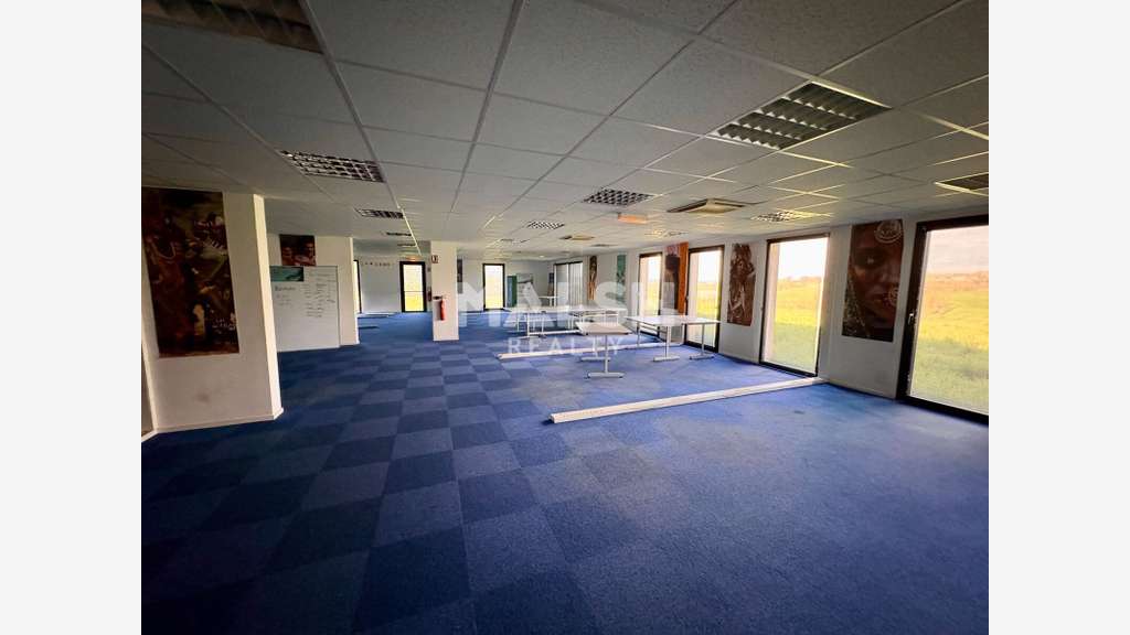 Vente bureaux 753m² à Saint Symphorien sur Coise