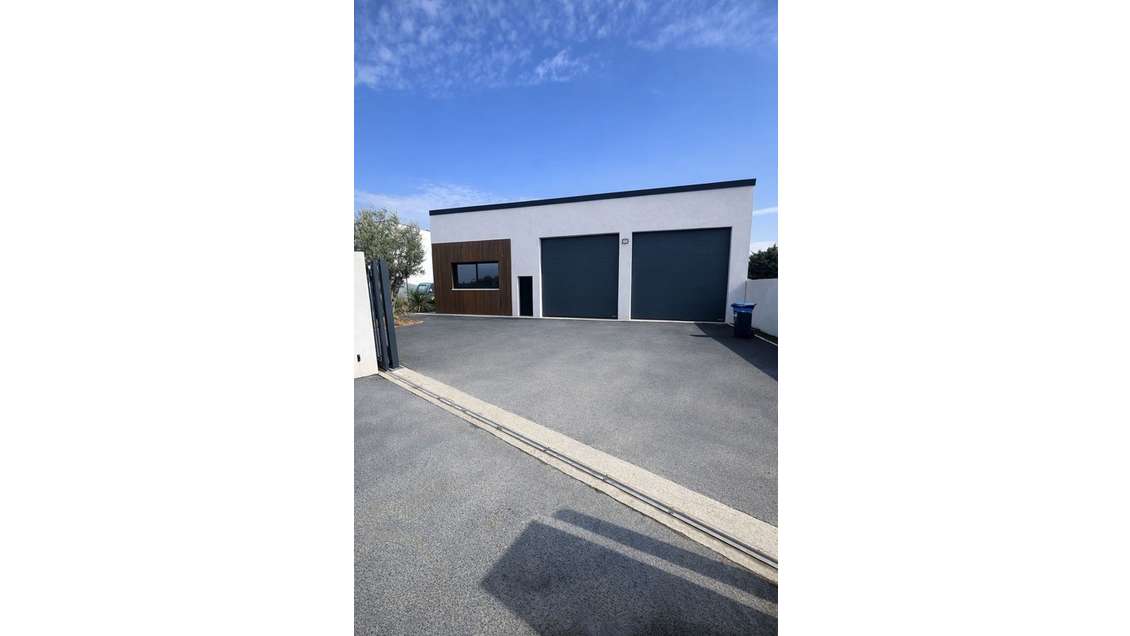 Local d'activité de 200m² à vendre à Saint Vivien