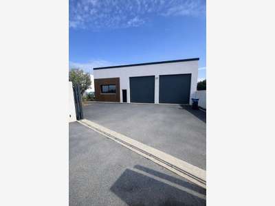 Local d'activité de 200m² à vendre à Saint Vivien