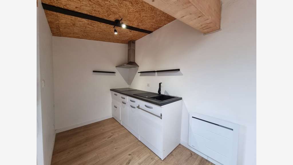 Local d'activité de 200m² à vendre à Saint Vivien