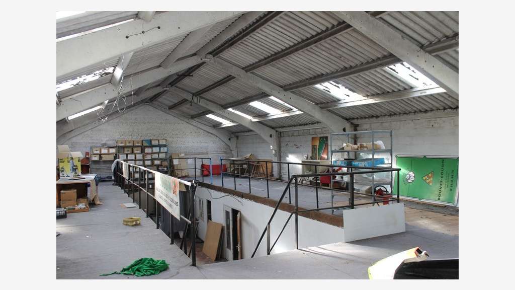 Local commercial 160m² à vendre à Sainte-Catherine