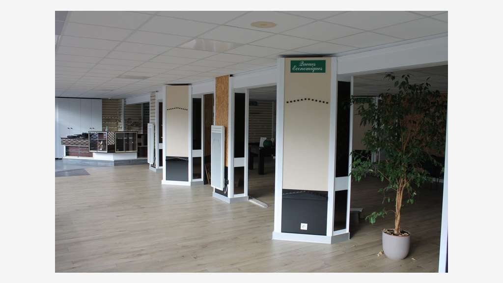 Local commercial 160m² à vendre à Sainte-Catherine