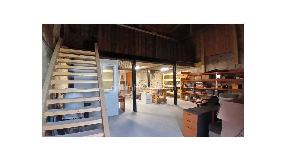 AV local idéal artisans 145m² à Saint-Eulalie