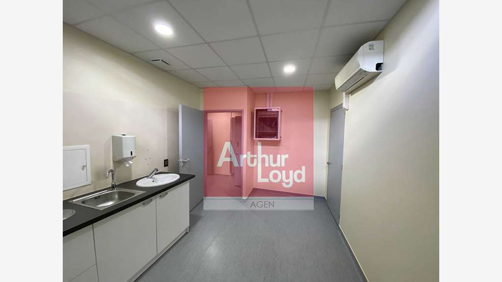 Immeuble de bureaux 330m² à Sainte Livrade sur Lot