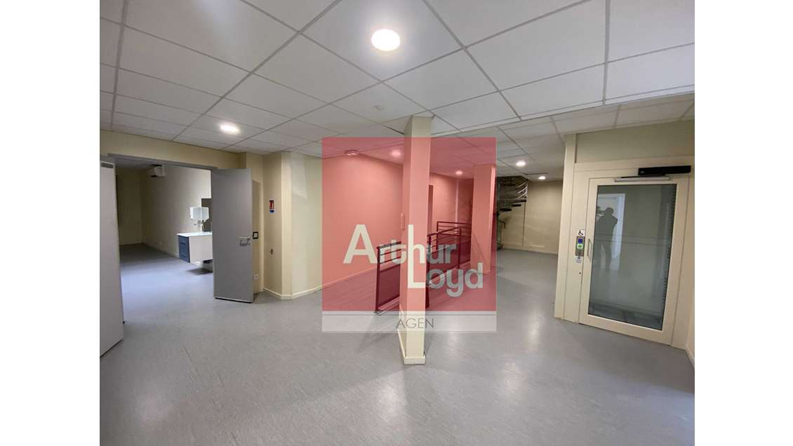Immeuble de Bureaux Sainte Livrade Sur Lot 330 m2