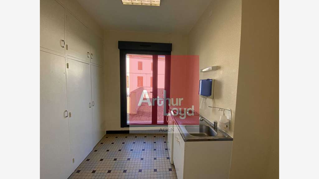 Immeuble de bureaux 330m² à Sainte Livrade sur Lot