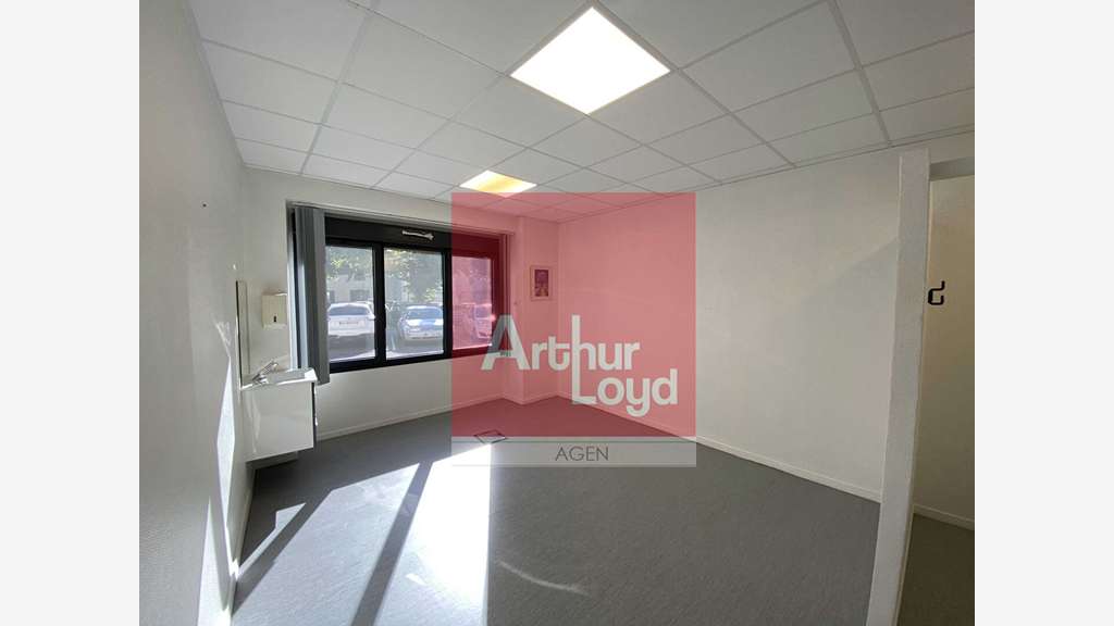 Immeuble de bureaux 330m² à Sainte Livrade sur Lot