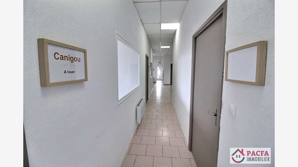 A vendre bureaux 272m² ZA de Saix à developper