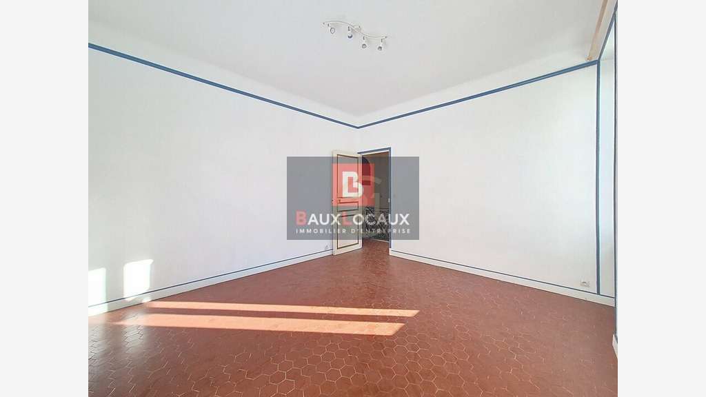 Vente bureaux 98m² à Salon-de-Provence