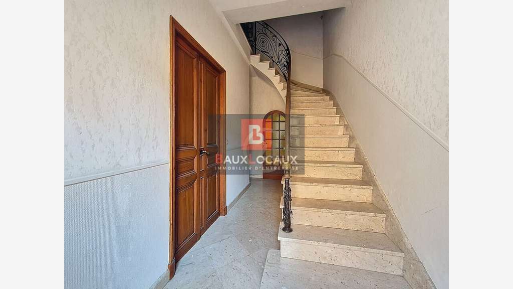Vente bureaux 98m² à Salon-de-Provence