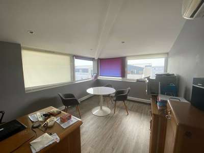 Vente plateau de bureaux 56m² R+3 à Séné