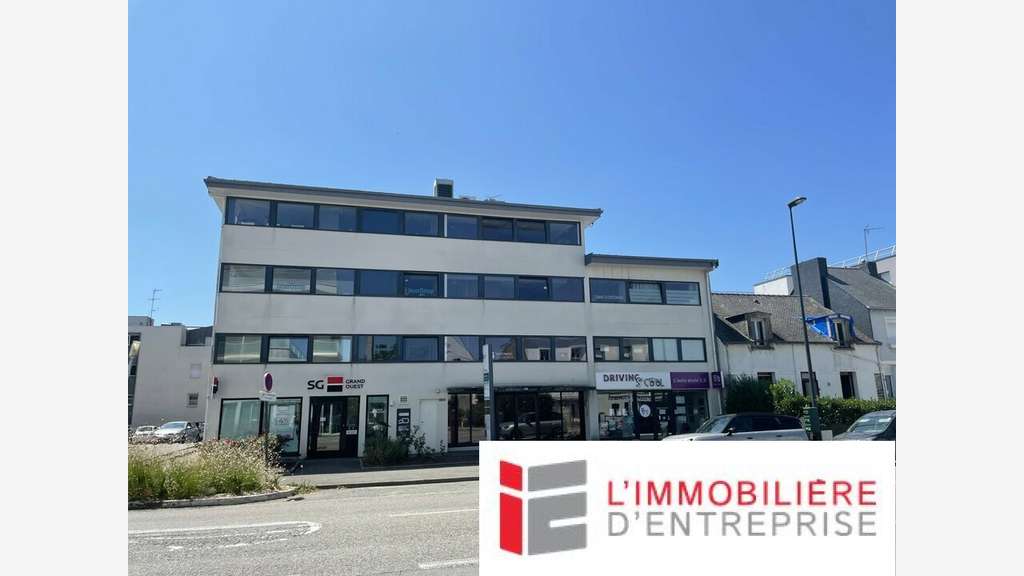 Vente plateau de bureaux 56m² R+3 à Séné