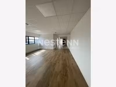 A vendre bureaux neufs climatisés 90m² à Séné