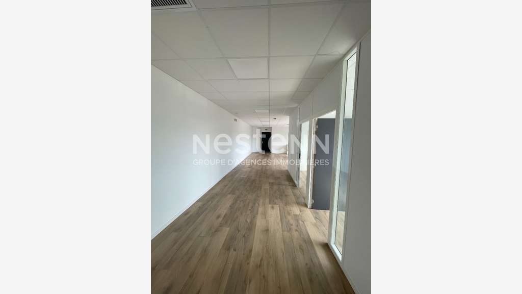 A vendre bureaux neufs climatisés 90m² à Séné