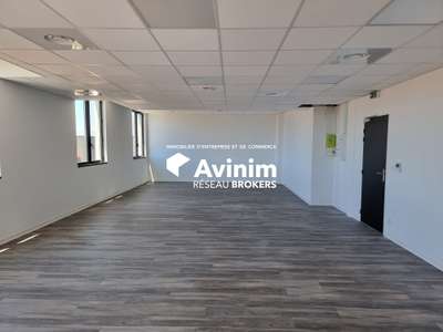 Bureau 92m² + terrasse 36m² à Sète Eaux Blanches