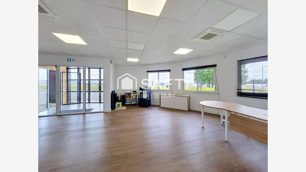 Vente bâtiment bureaux de 105m² à Sèvremoine