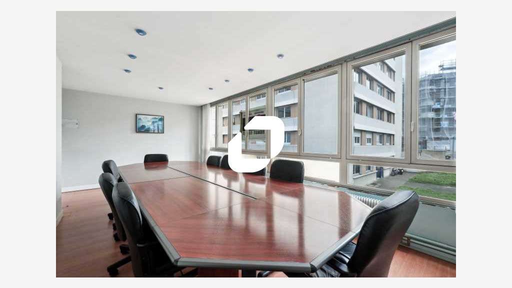 Vente Bureaux 245m² Sevres
