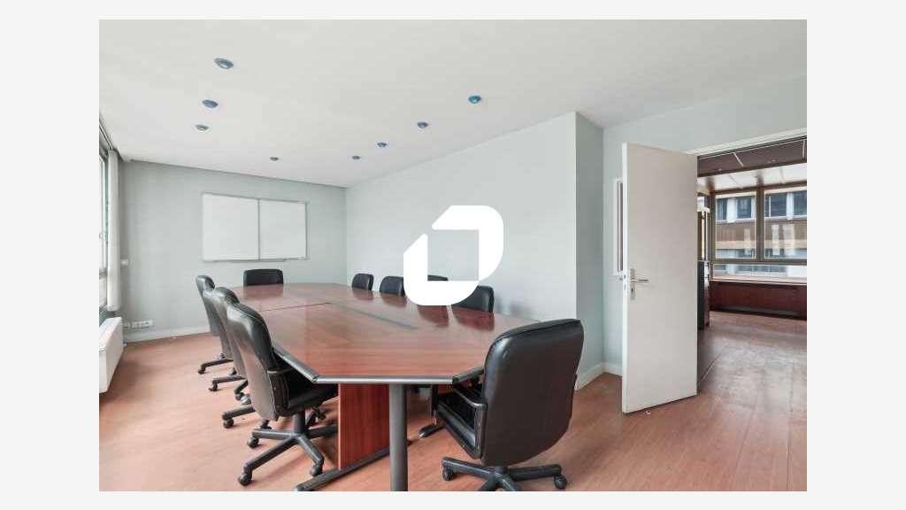 Vente Bureaux 245m² Sevres