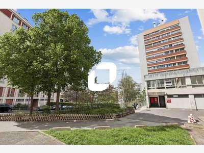 Vente Bureaux 245m² Sevres
