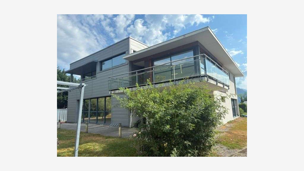 Bâtiment mixte de 440m² à vendre à Sevrier