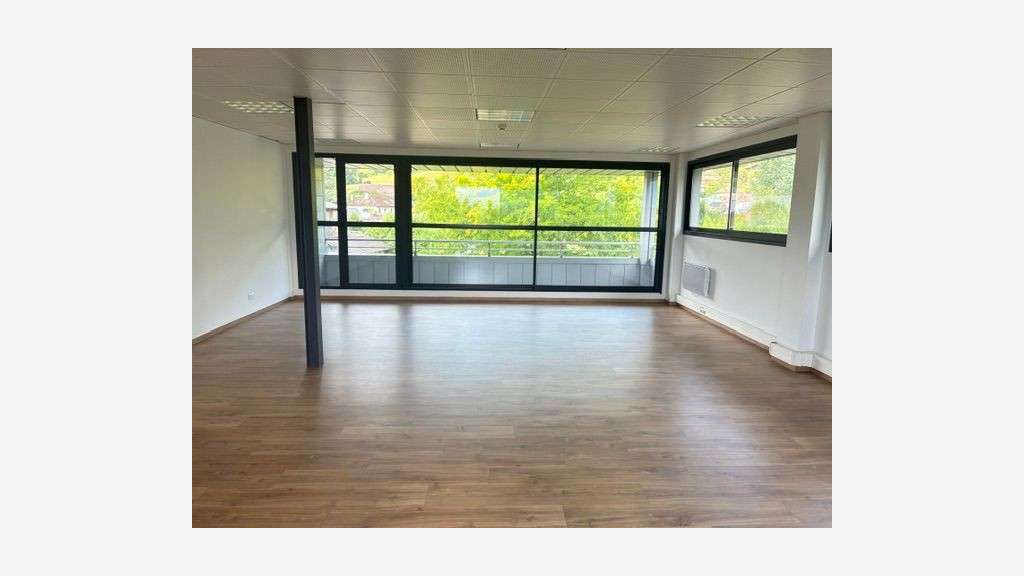 Bâtiment mixte de 440m² à vendre à Sevrier