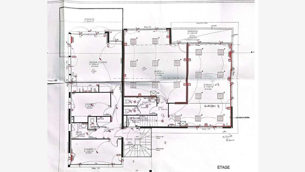 Bâtiment mixte de 440m² à vendre à Sevrier